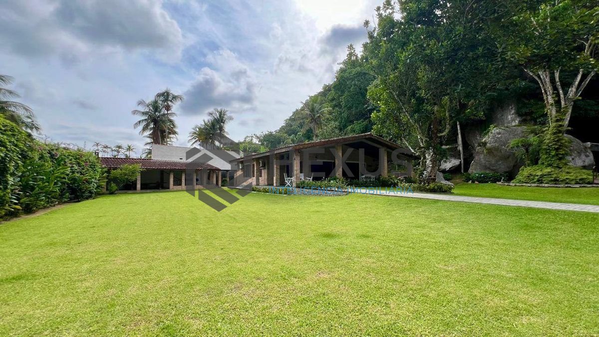 Foto 30 de Casa com lago área gourmet e piscina no Jardim Guaiuba, Guarujá