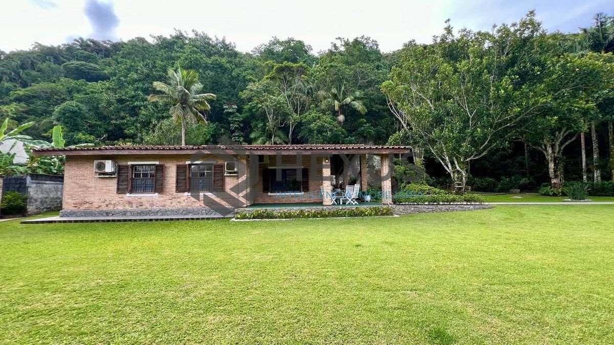 Foto 32 de Casa com lago área gourmet e piscina no Jardim Guaiuba, Guarujá