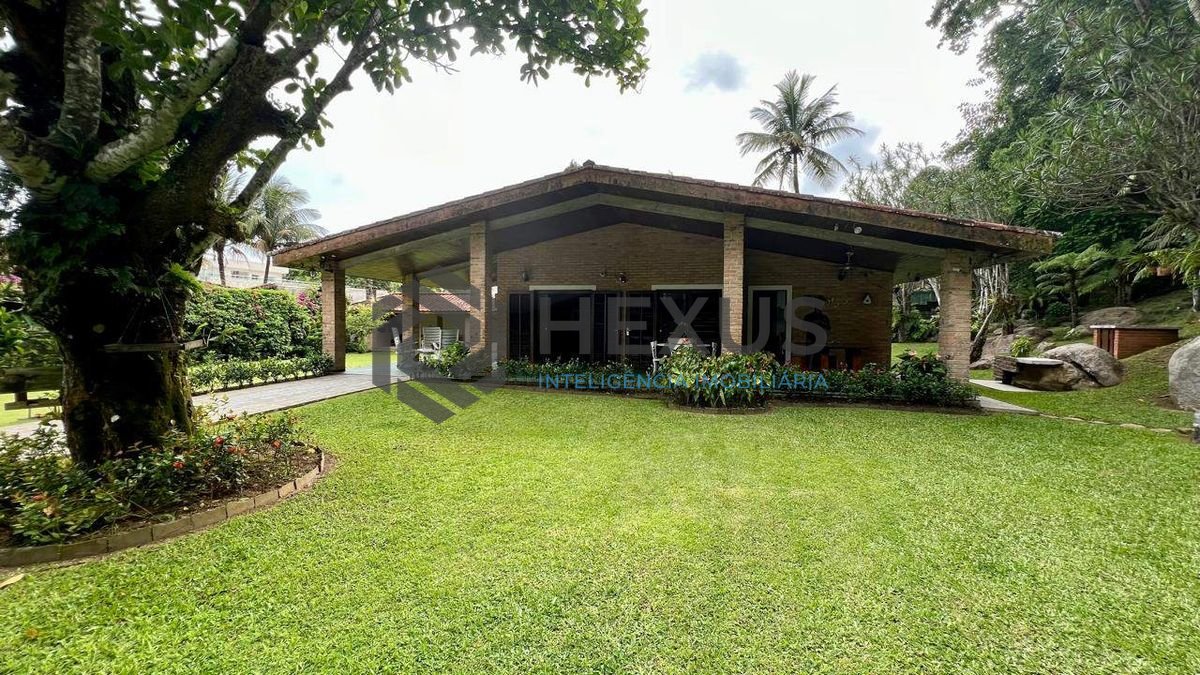 Foto 29 de Casa com lago área gourmet e piscina no Jardim Guaiuba, Guarujá