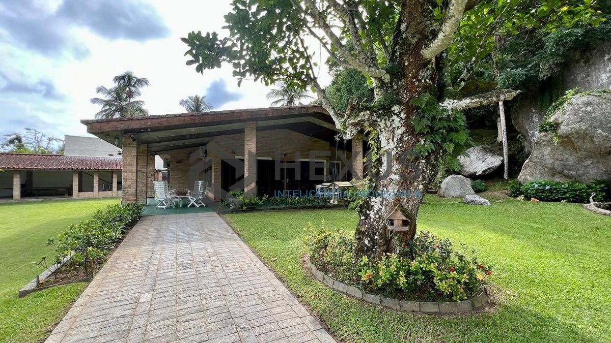 Foto 28 de Casa com lago área gourmet e piscina no Jardim Guaiuba, Guarujá