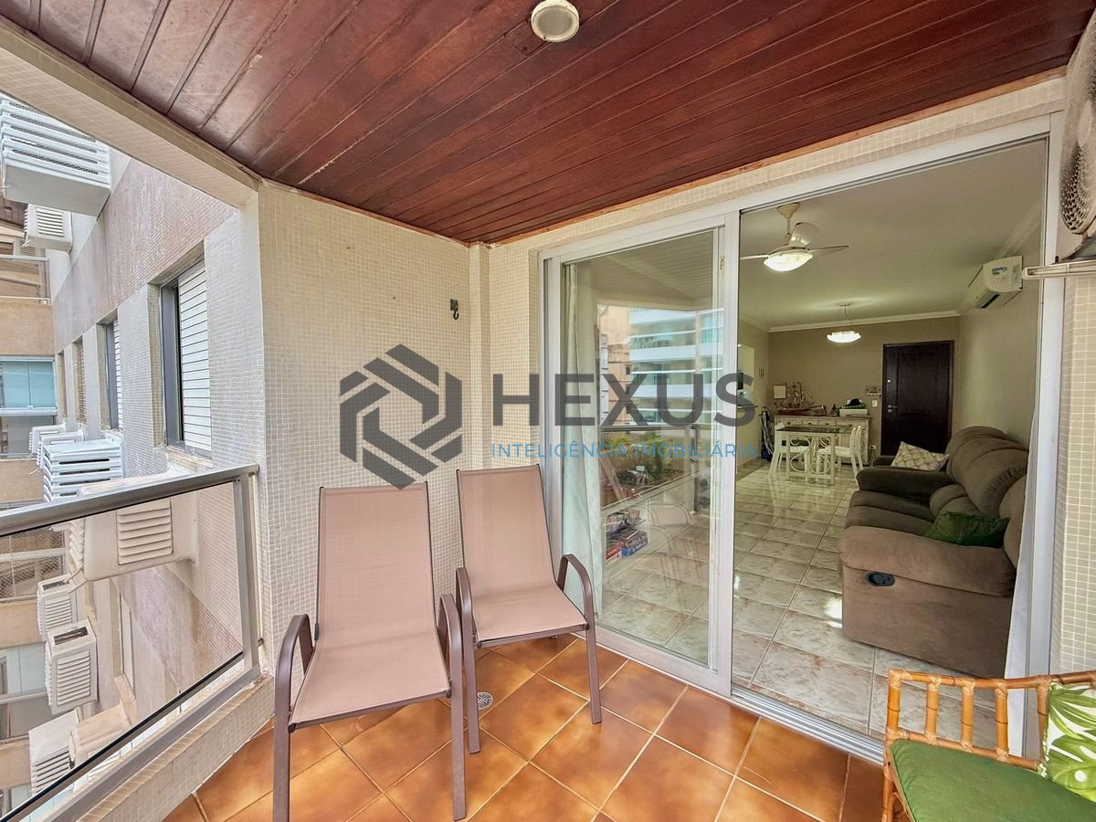 Foto 3 de Apartamento à Venda na Praia da Enseada - Guarujá - SP