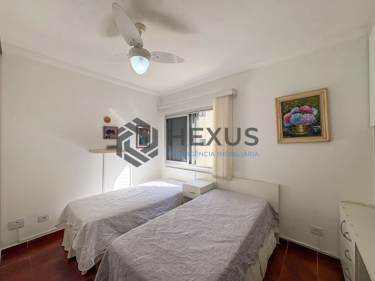 Foto 11 de Apartamento com varanda e lazer a 250m da praia na Enseada, Guarujá