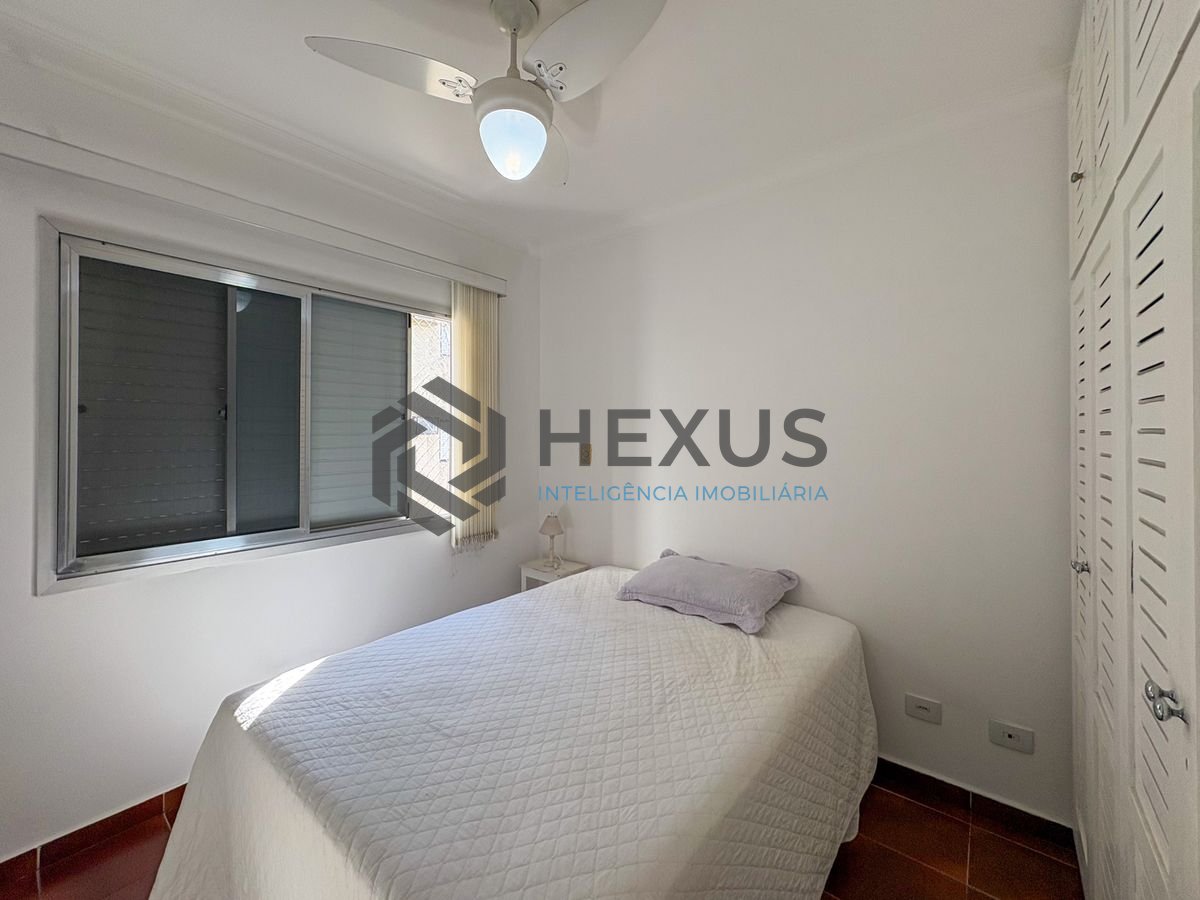 Foto 14 de Apartamento com varanda e lazer a 250m da praia na Enseada, Guarujá