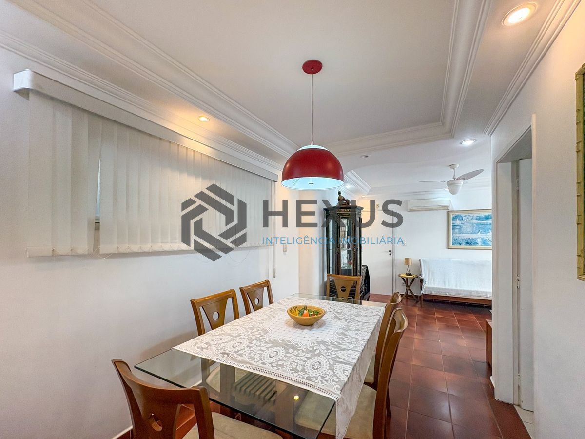Foto 6 de Apartamento com varanda e lazer a 250m da praia na Enseada, Guarujá