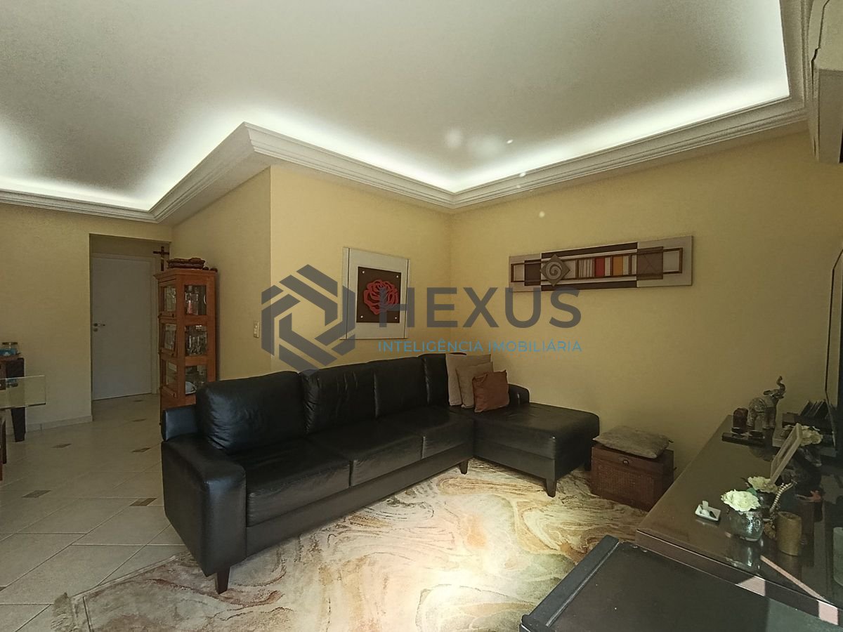 Foto 9 de Apartamento com varanda e lazer a 400m da praia na região da Brunella na Enseada, Guarujá