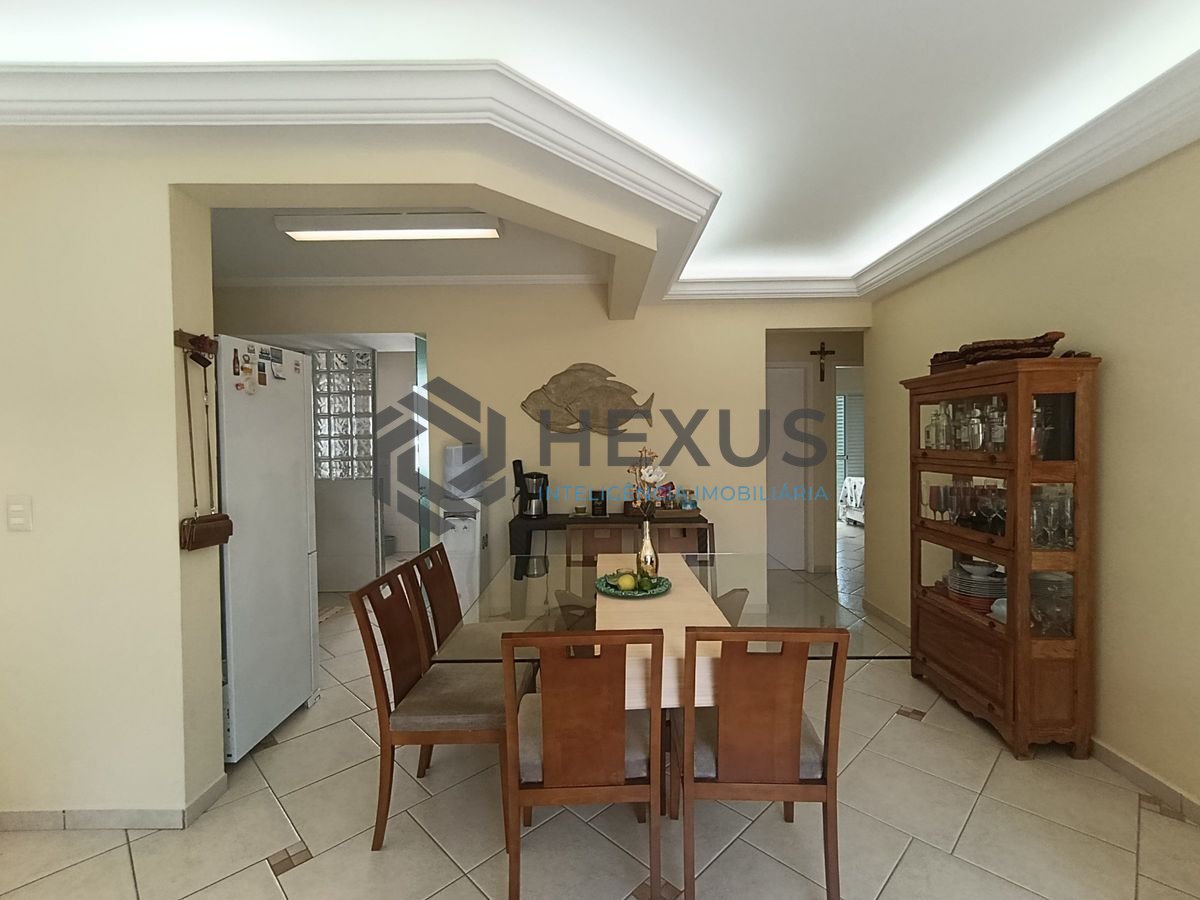 Foto 11 de Apartamento com varanda e lazer a 400m da praia na região da Brunella na Enseada, Guarujá