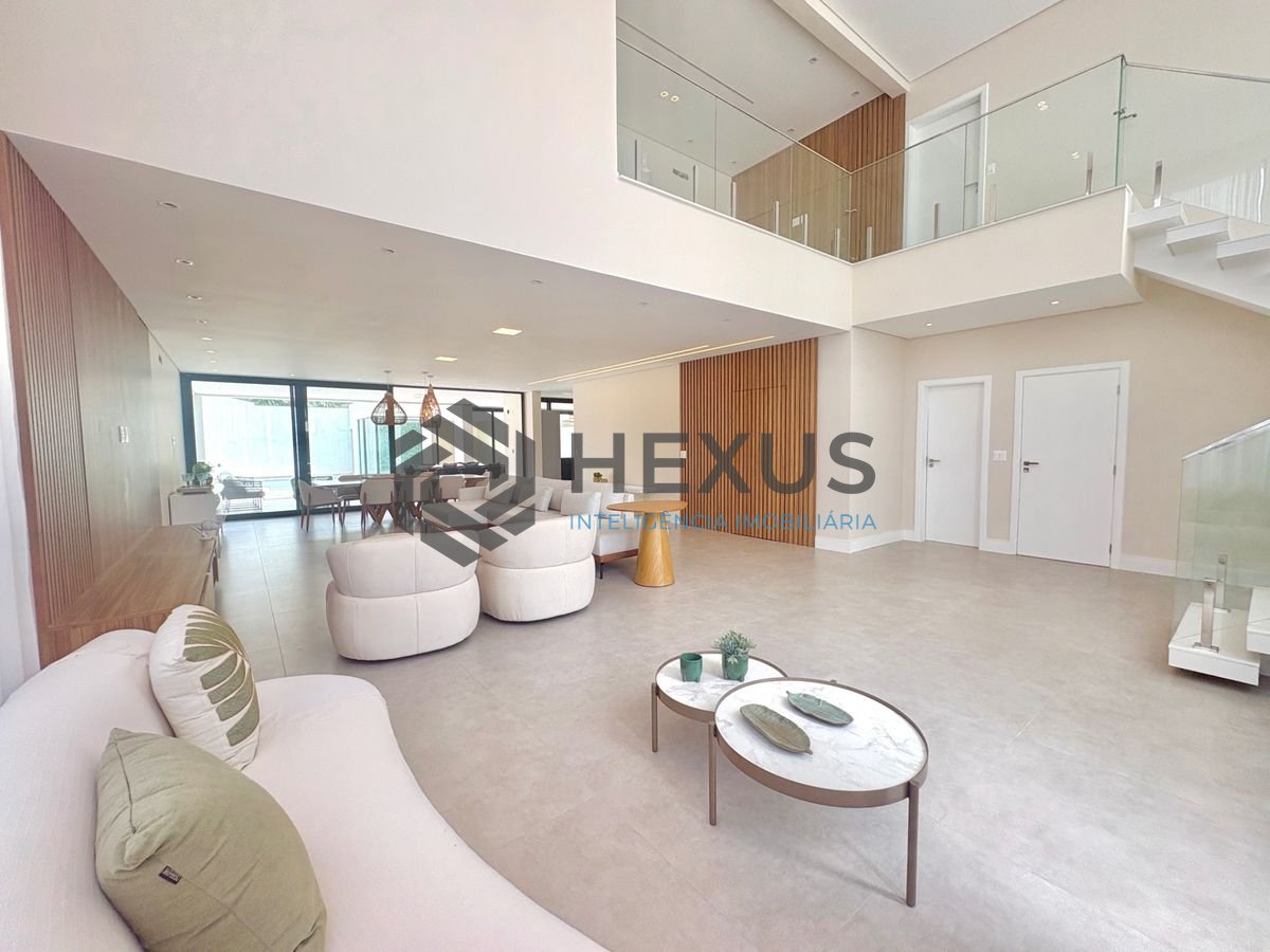 Foto 14 de Casa reformada com piscina e área gourmet no Jardim Acapulco, Guarujá