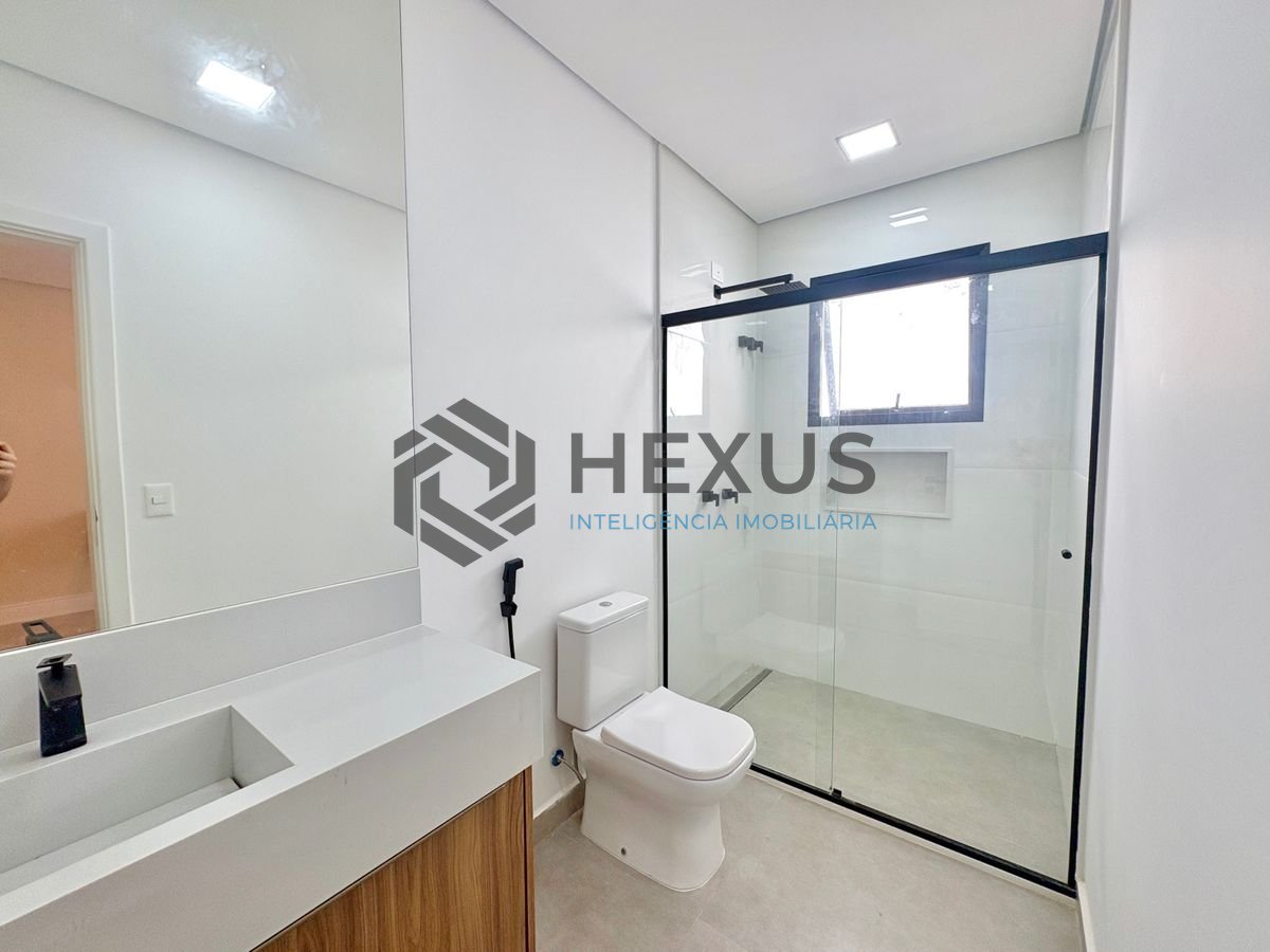 Foto 43 de Casa reformada com piscina e área gourmet no Jardim Acapulco, Guarujá