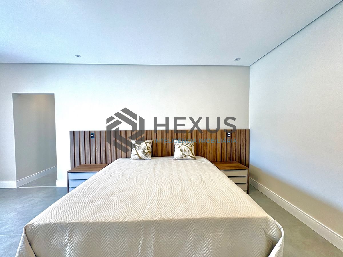 Foto 36 de Casa reformada com piscina e área gourmet no Jardim Acapulco, Guarujá