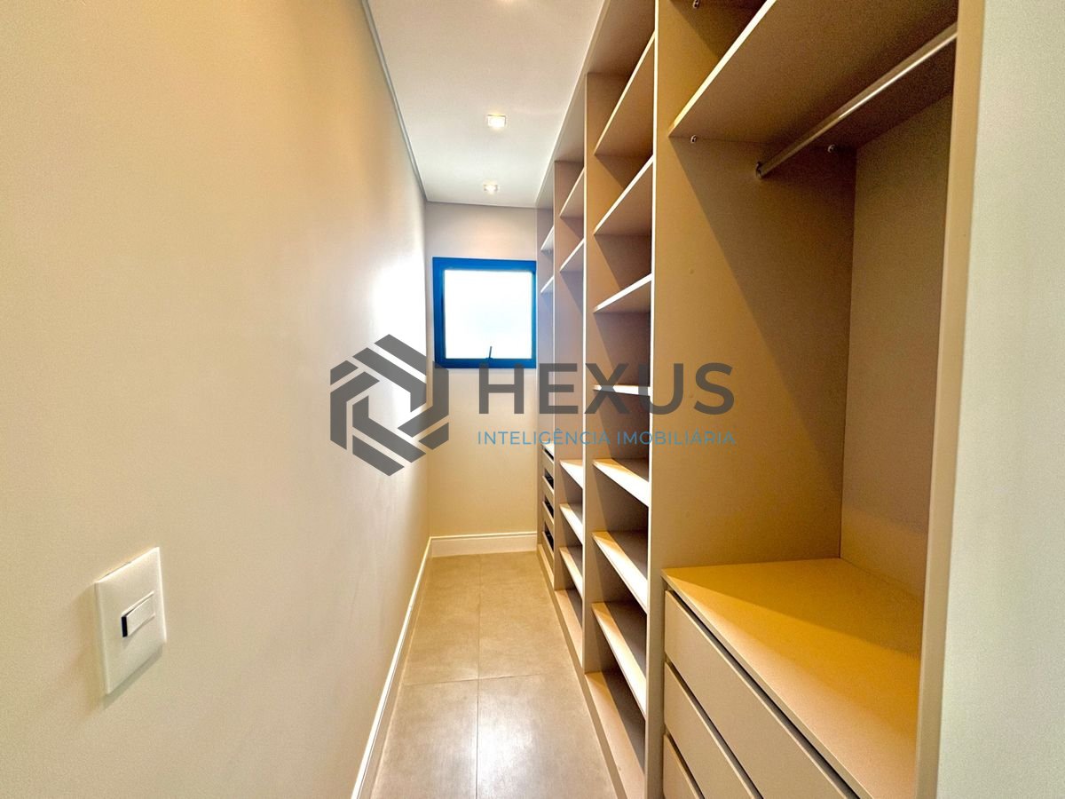 Foto 52 de Casa reformada com piscina e área gourmet no Jardim Acapulco, Guarujá