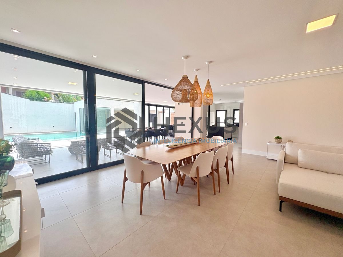 Foto 16 de Casa reformada com piscina e área gourmet no Jardim Acapulco, Guarujá