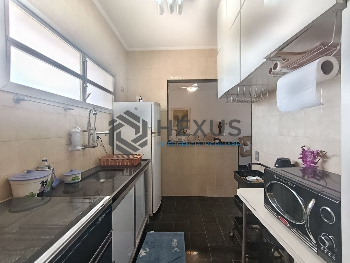 Foto 18 de Apartamento com varanda e lazer a 150m da praia na região do Aquário na Enseada, Guarujá