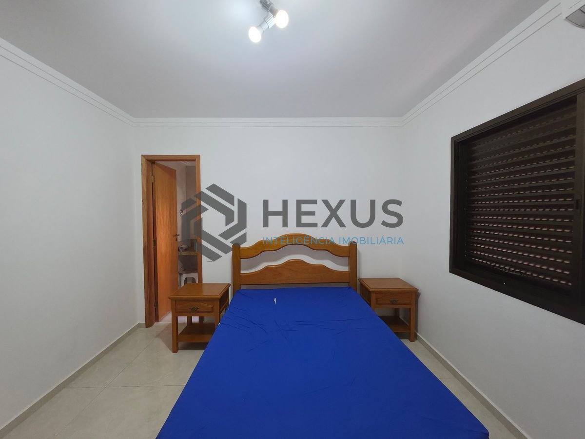 Foto 16 de Apartamento com varanda e lazer a 200m da praia nas Pitangueiras, Guarujá