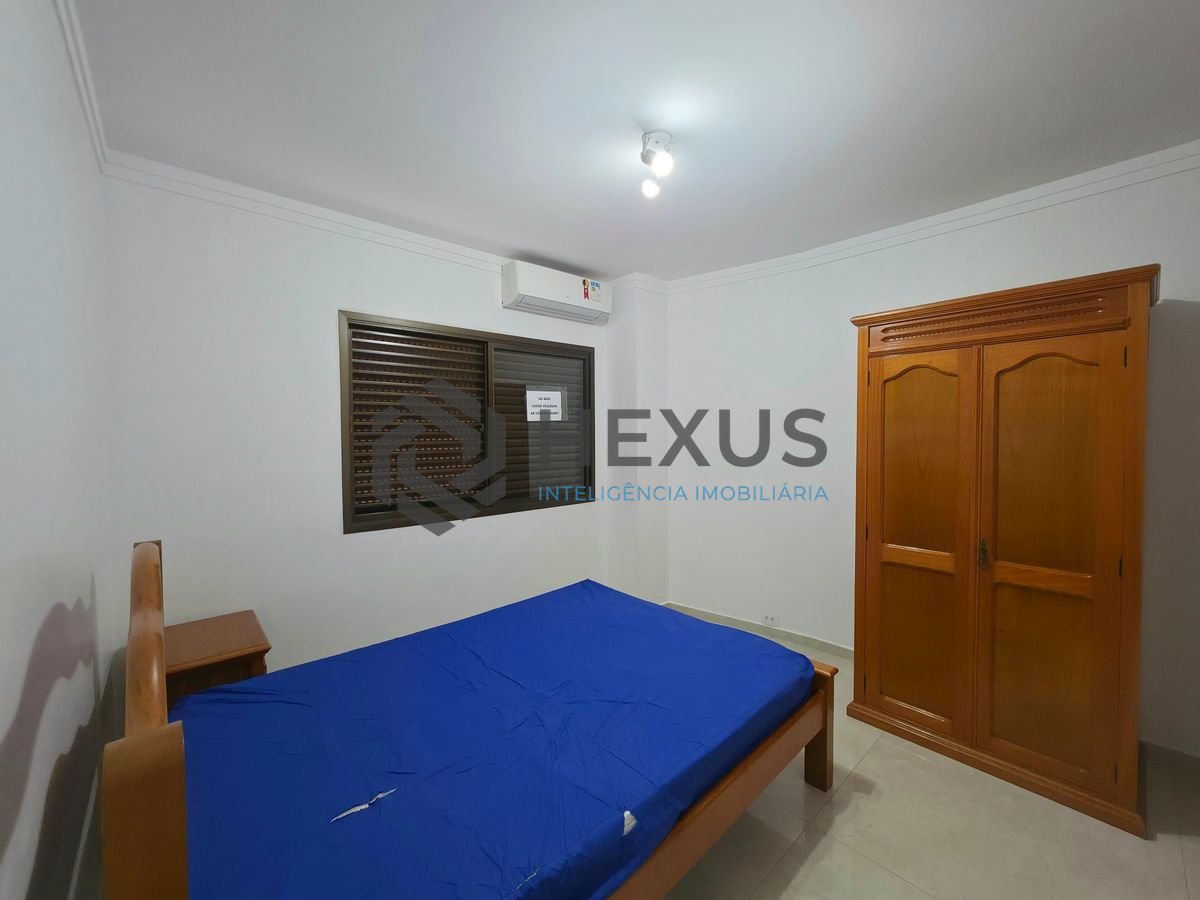 Foto 13 de Apartamento com varanda e lazer a 200m da praia nas Pitangueiras, Guarujá