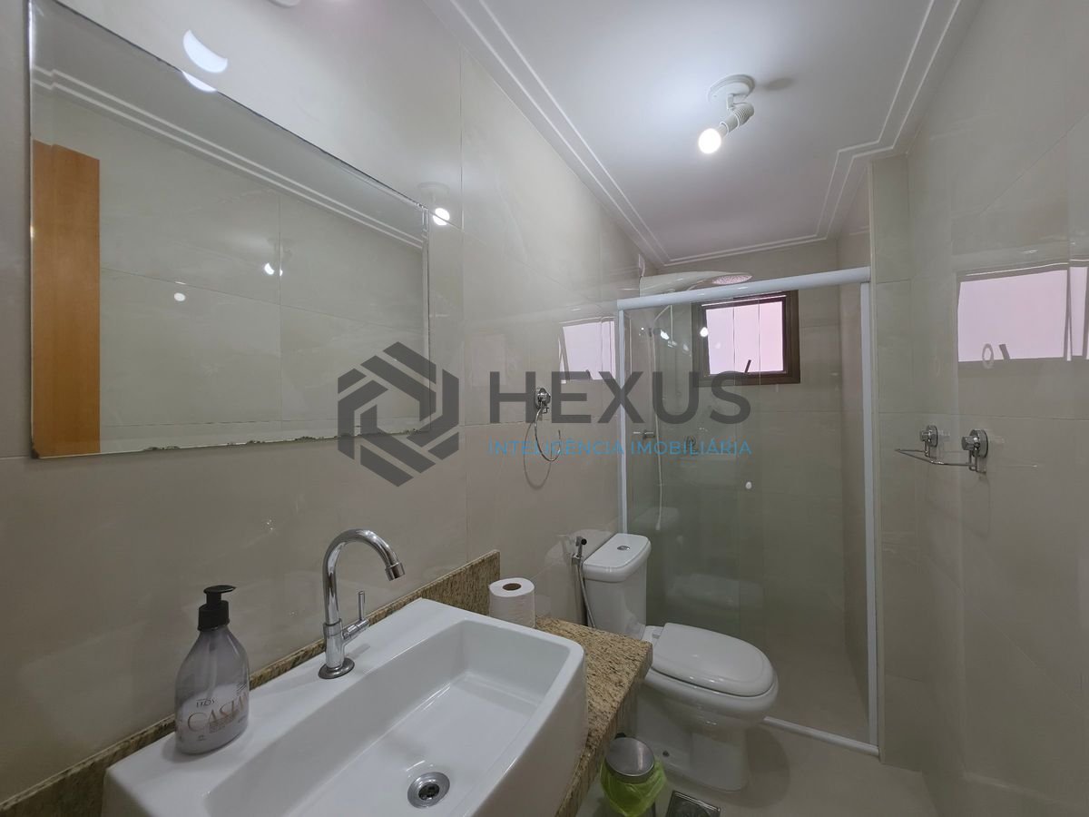 Foto 24 de Apartamento com varanda e lazer a 200m da praia nas Pitangueiras, Guarujá