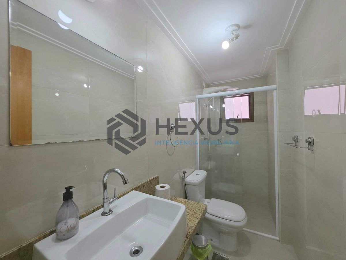Foto 23 de Apartamento com varanda e lazer a 200m da praia nas Pitangueiras, Guarujá