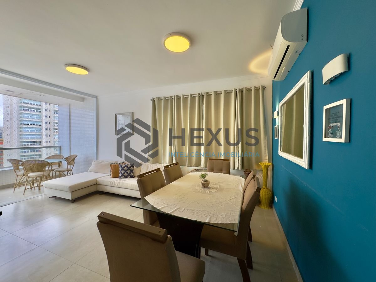 Foto 6 de Apartamento reformado com varanda vista mar na beira mar nas Pitangueiras, Guarujá