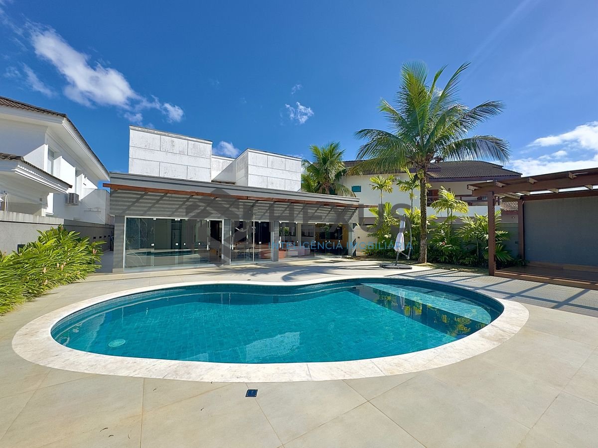 Foto 2 de Casa reformada com piscina e área gourmet no Jardim Acapulco, Guarujá
