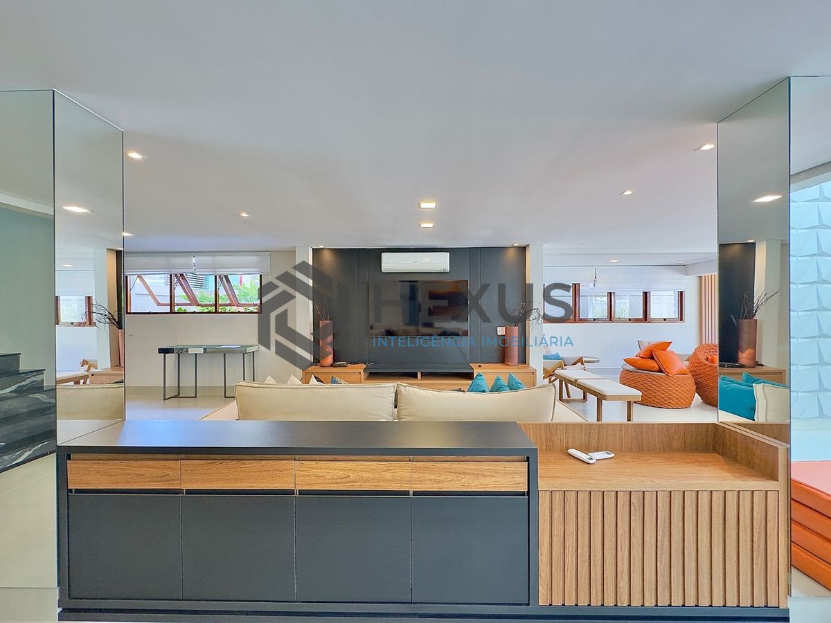 Foto 7 de Casa reformada com piscina e área gourmet no Jardim Acapulco, Guarujá