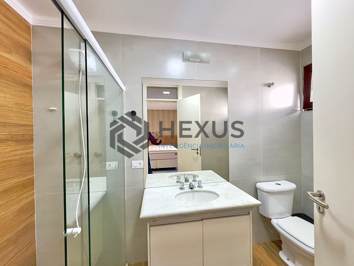 Foto 16 de Casa reformada com piscina e área gourmet no Jardim Acapulco, Guarujá