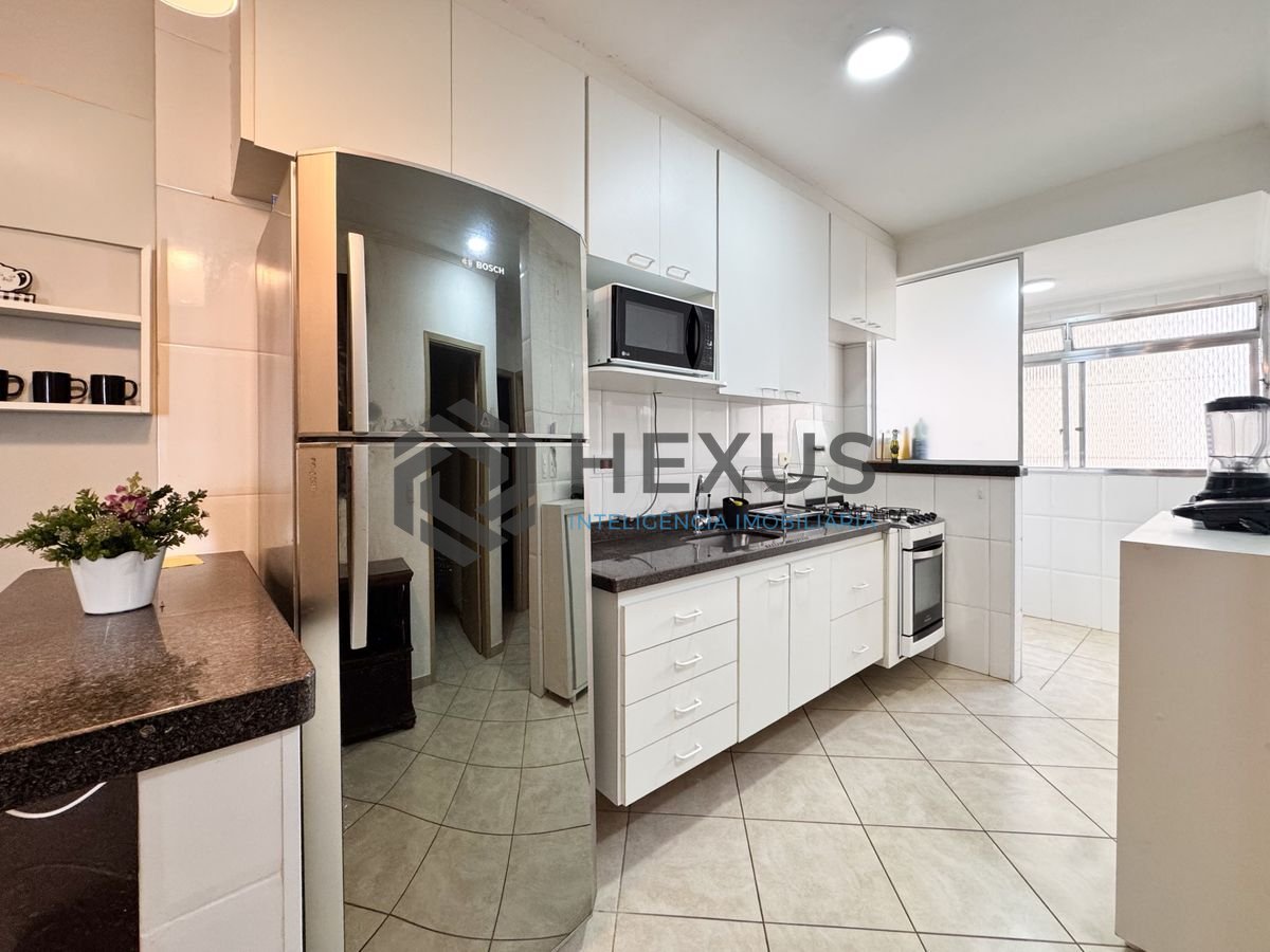 Foto 21 de Apartamento com varanda e lazer a 250m da praia nas Pitangueiras, Guarujá