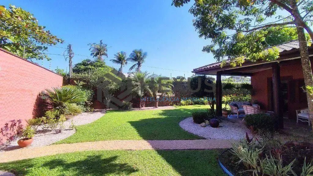 Foto 3 de Casa com piscina e área gourmet no Jardim Virgínia, Enseada - Guarujá/SP