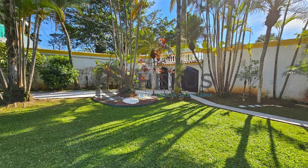 Foto 43 de Casa com piscina e churrasqueira no Balneário Pernambuco, Guarujá