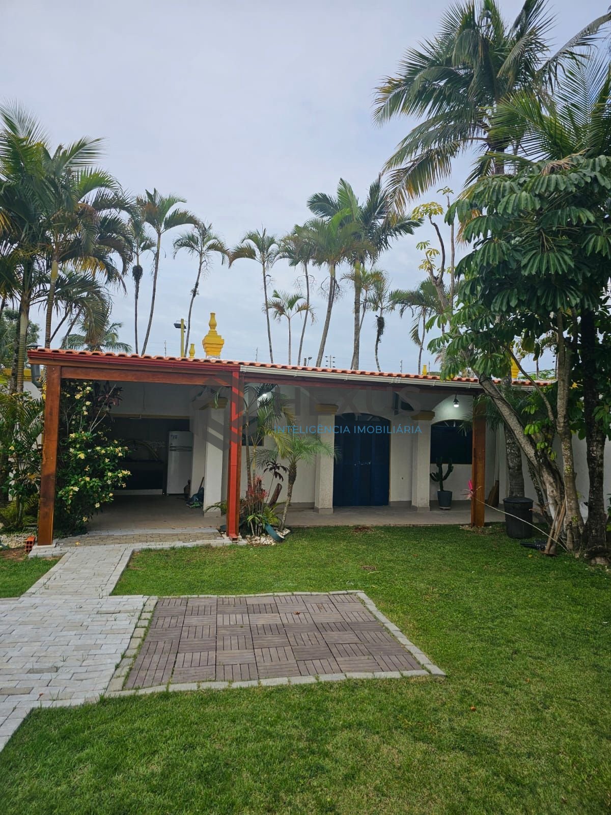Foto 42 de Casa com piscina e churrasqueira no Balneário Pernambuco, Guarujá