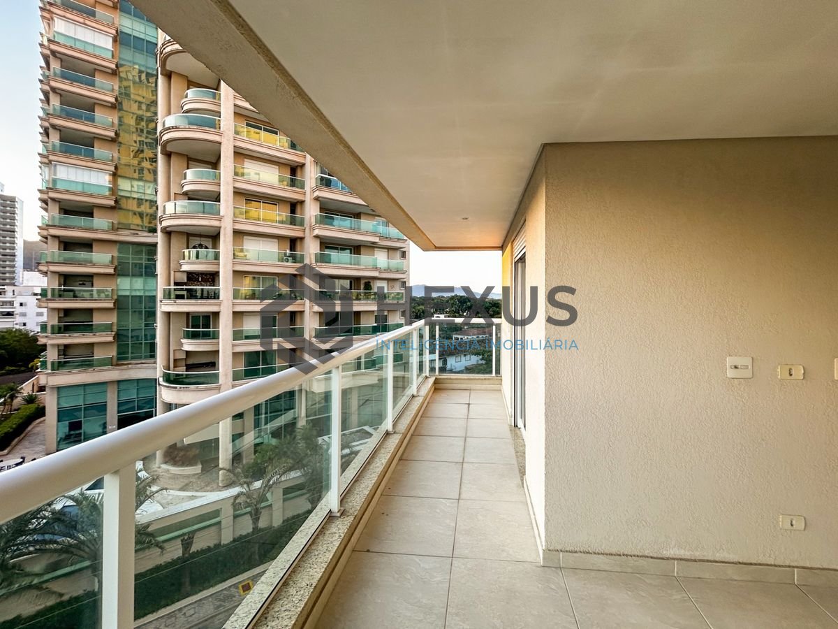 Foto 2 de Apartamento com varanda e lazer a 500m da praia na região da Jardim Virgínia na Enseada, Guarujá