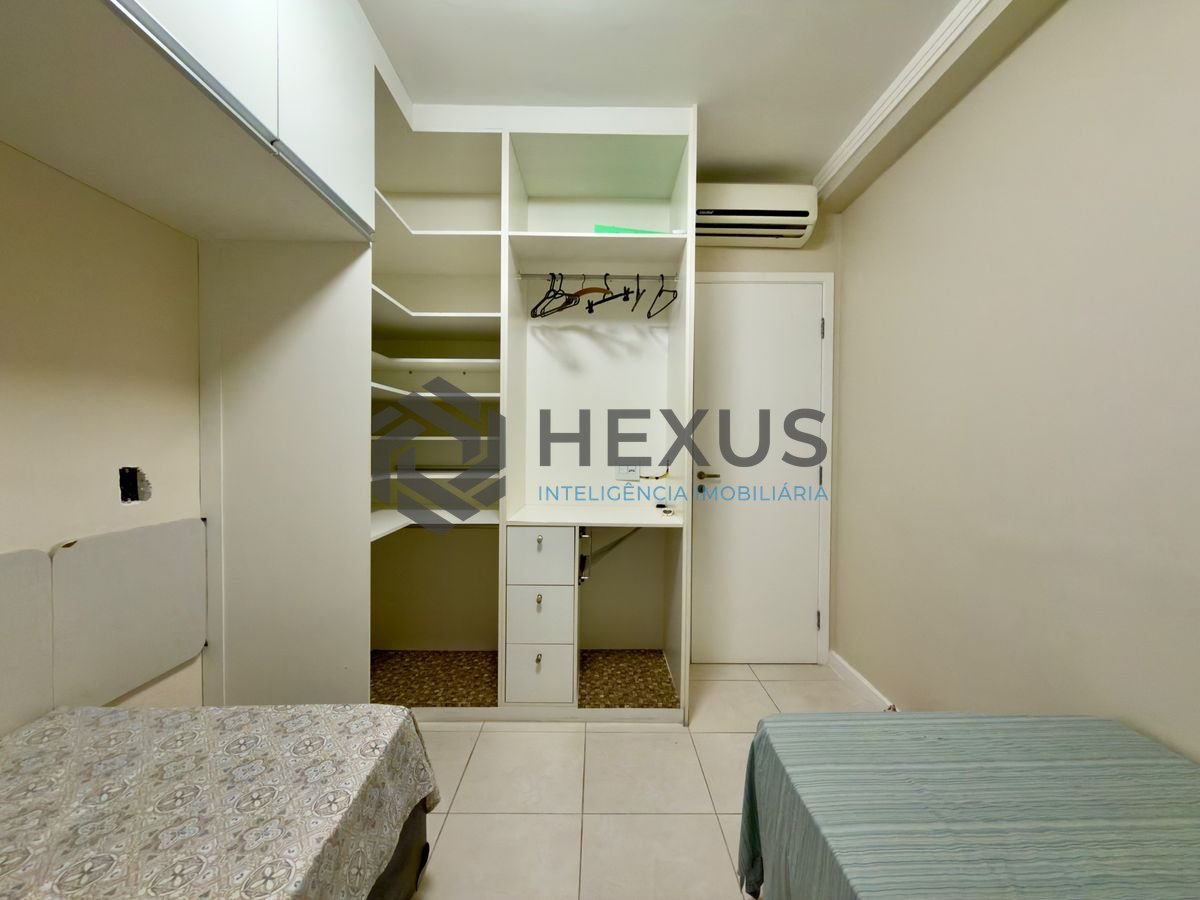 Foto 20 de Apartamento reformado com varanda gourmet vista mar e lazer a 150m da praia nas Pitangueiras, Guarujá