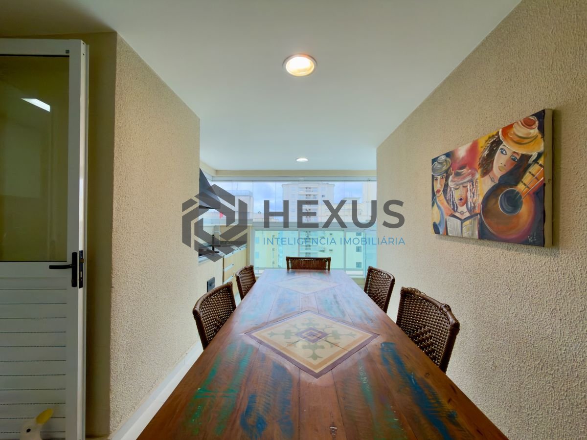 Foto 6 de Apartamento reformado com varanda gourmet vista mar e lazer a 150m da praia nas Pitangueiras, Guarujá