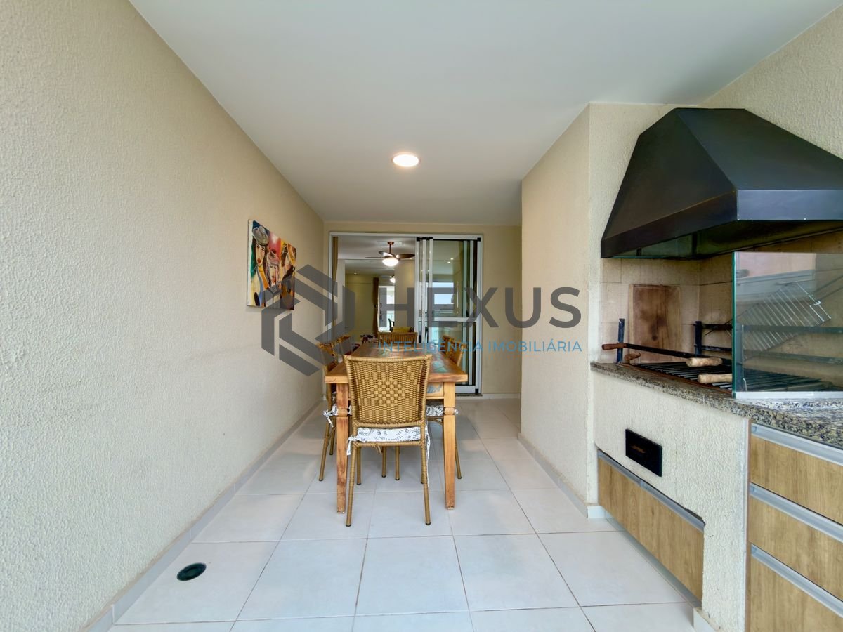 Foto 7 de Apartamento reformado com varanda gourmet vista mar e lazer a 150m da praia nas Pitangueiras, Guarujá