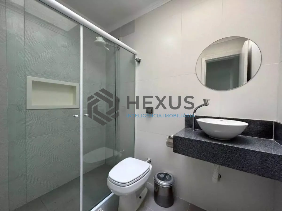 Foto 12 de Casa reformada com piscina e área gourmet no Jardim Acapulco, Guarujá