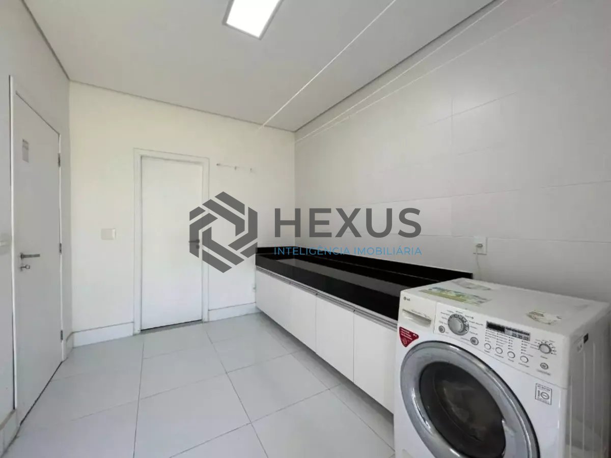 Foto 13 de Casa reformada com piscina e área gourmet no Jardim Acapulco, Guarujá