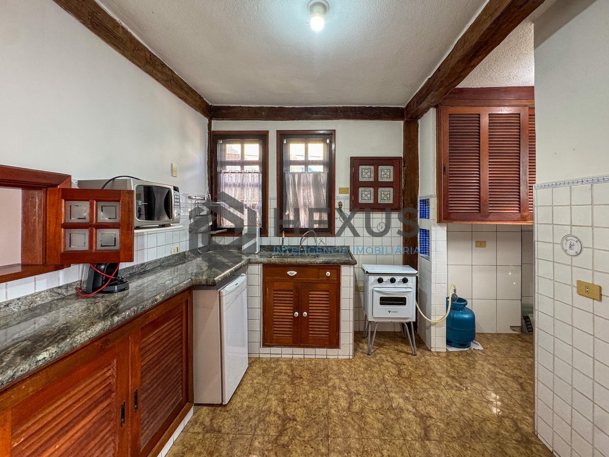 Foto 30 de Casa em condominio fechado com varanda e lazer a 1km da praia na Enseada, Guarujá