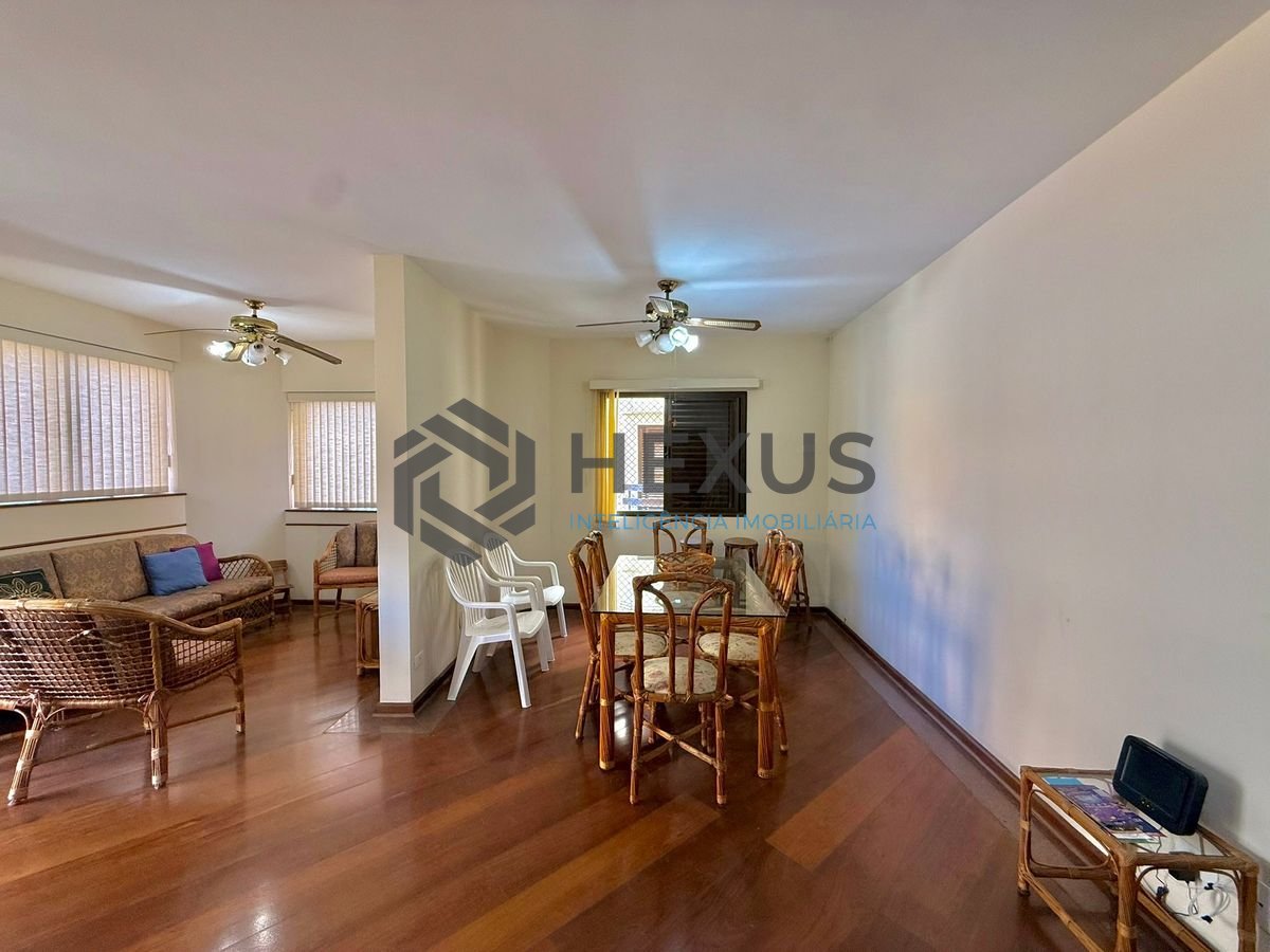 Foto 9 de Apartamento com varanda e lazer a 400m da praia na Brunela na Enseada, Guarujá