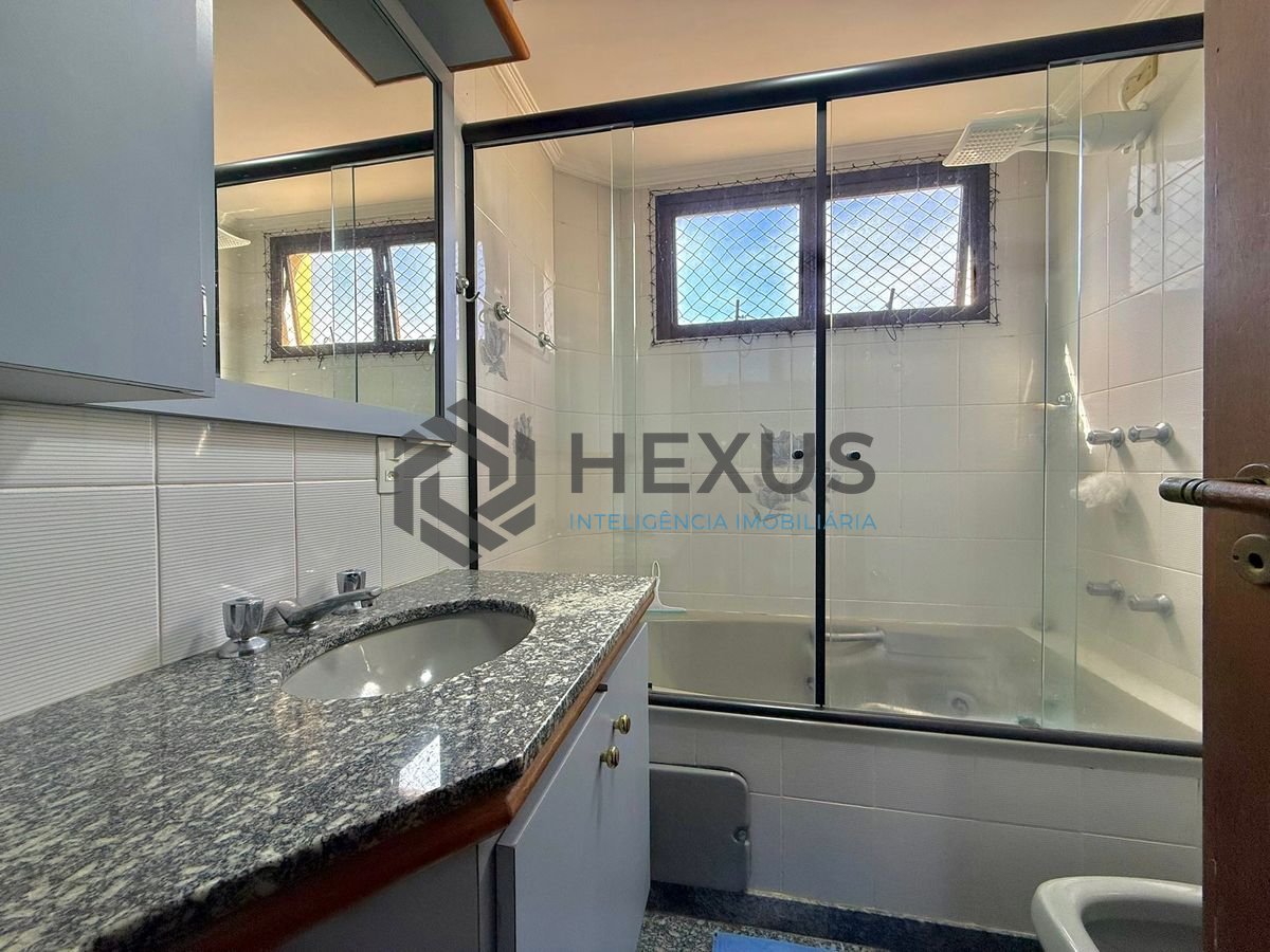 Foto 19 de Apartamento com varanda e lazer a 400m da praia na Brunela na Enseada, Guarujá