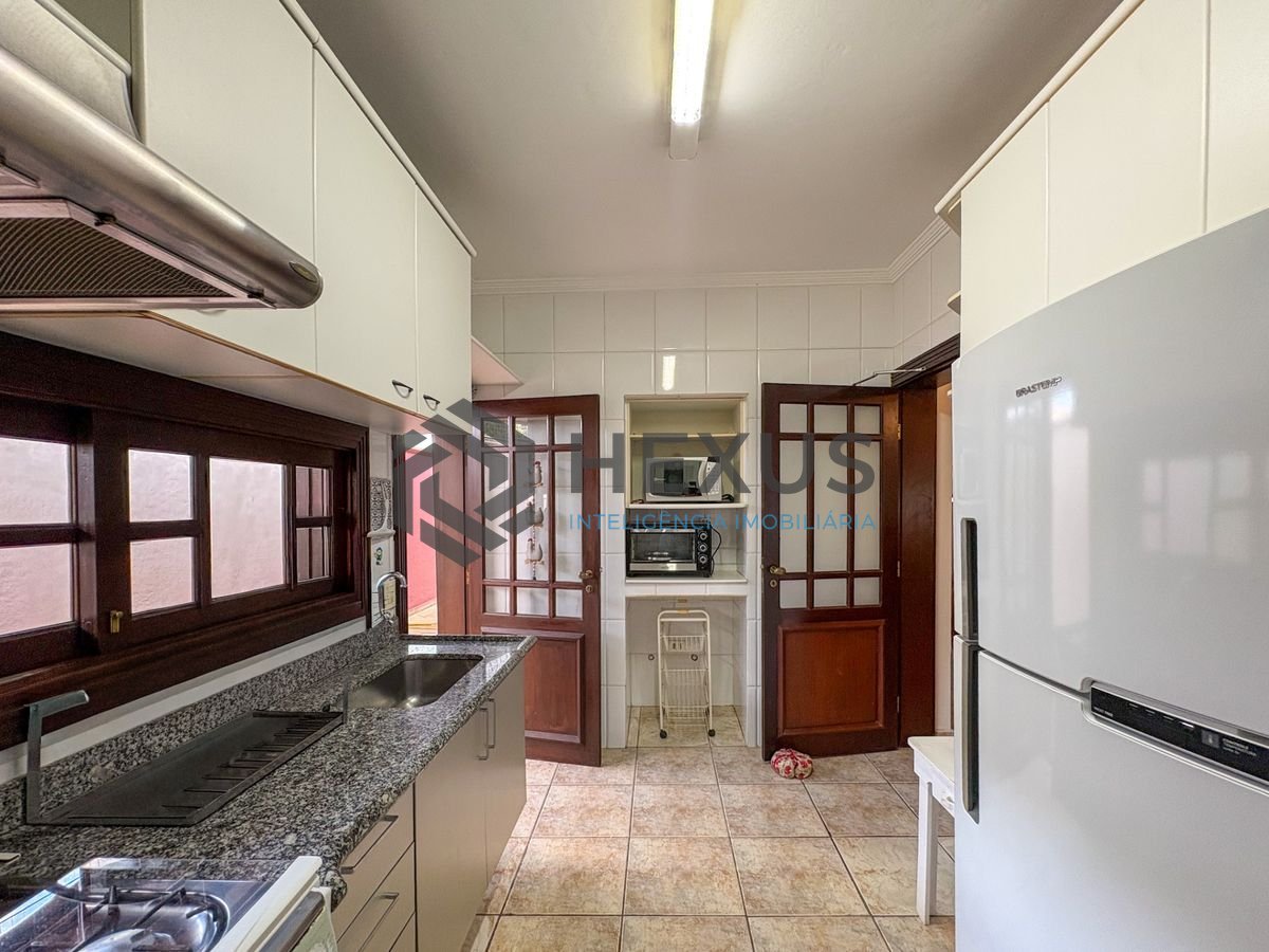 Foto 42 de Casa com piscina e churrasqueira no Condomínio Granville na Enseada, Guarujá