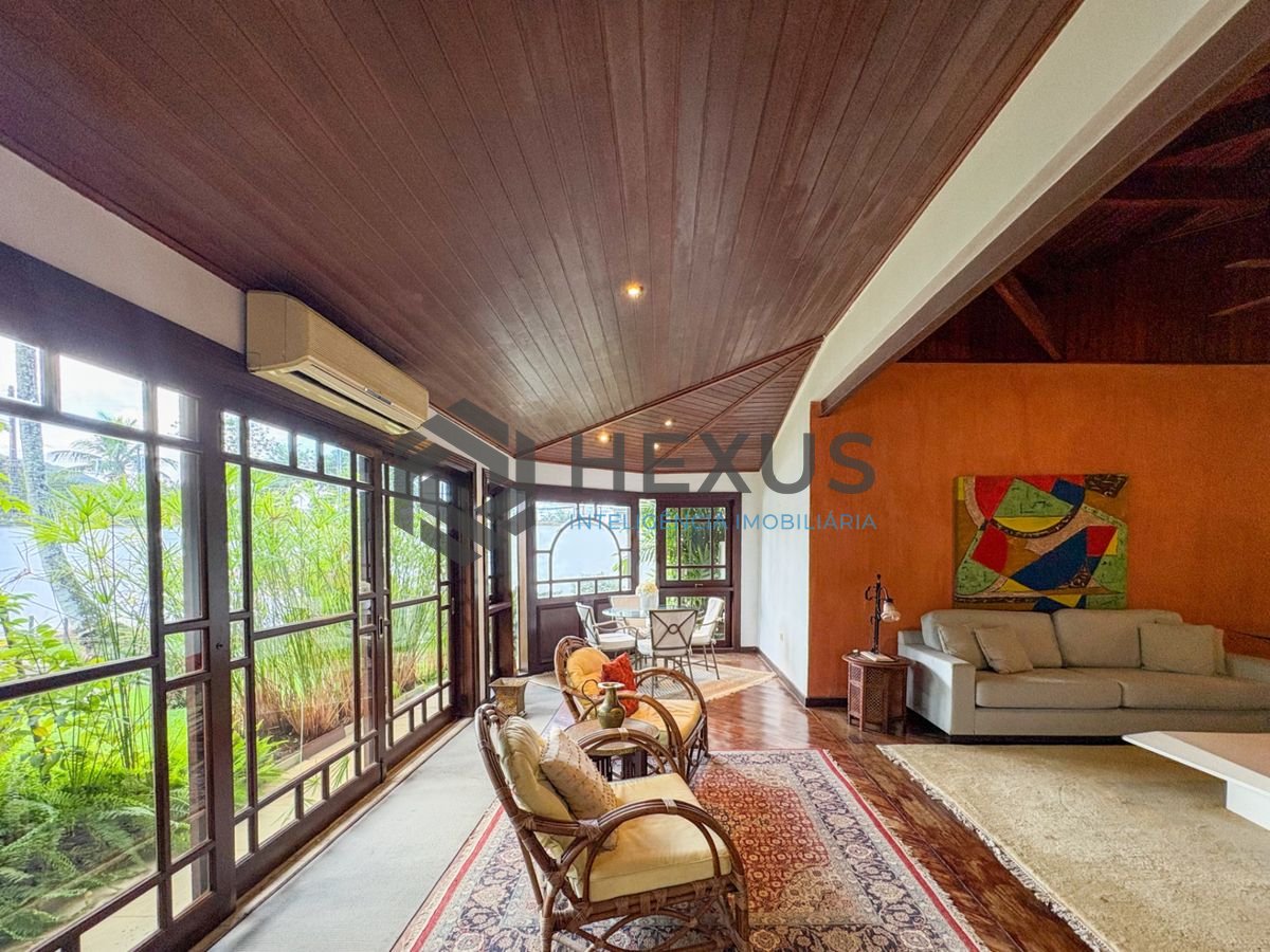Foto 4 de Casa com piscina e churrasqueira no Condomínio Granville na Enseada, Guarujá