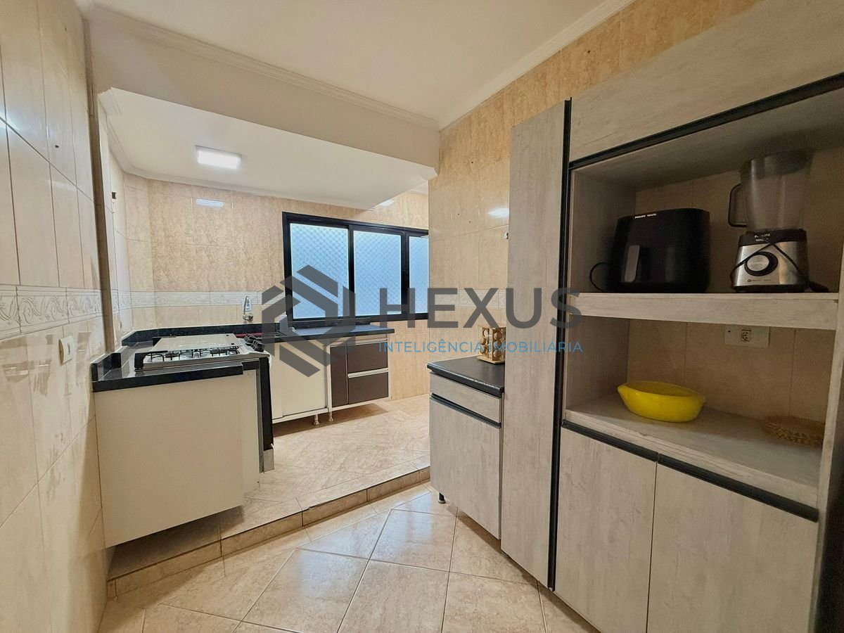 Foto 18 de Apartamento reformado com varanda e lazer a 350m da praia no Tejereba na Enseada, Guarujá