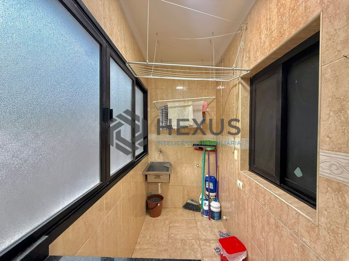 Foto 21 de Apartamento reformado com varanda e lazer a 350m da praia no Tejereba na Enseada, Guarujá