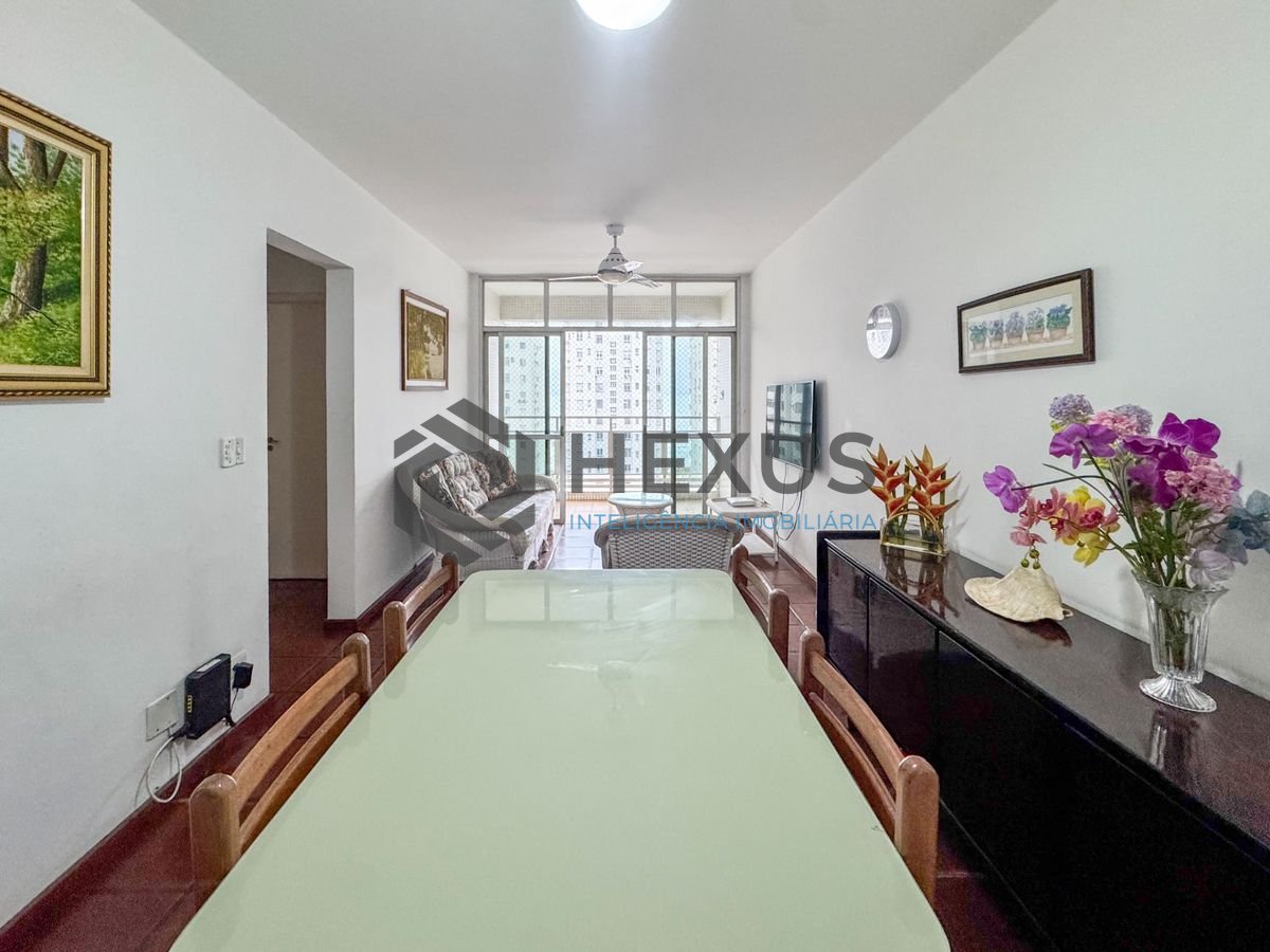 Foto 3 de Apartamento com varanda vista mar nas Pitangueiras, Guarujá