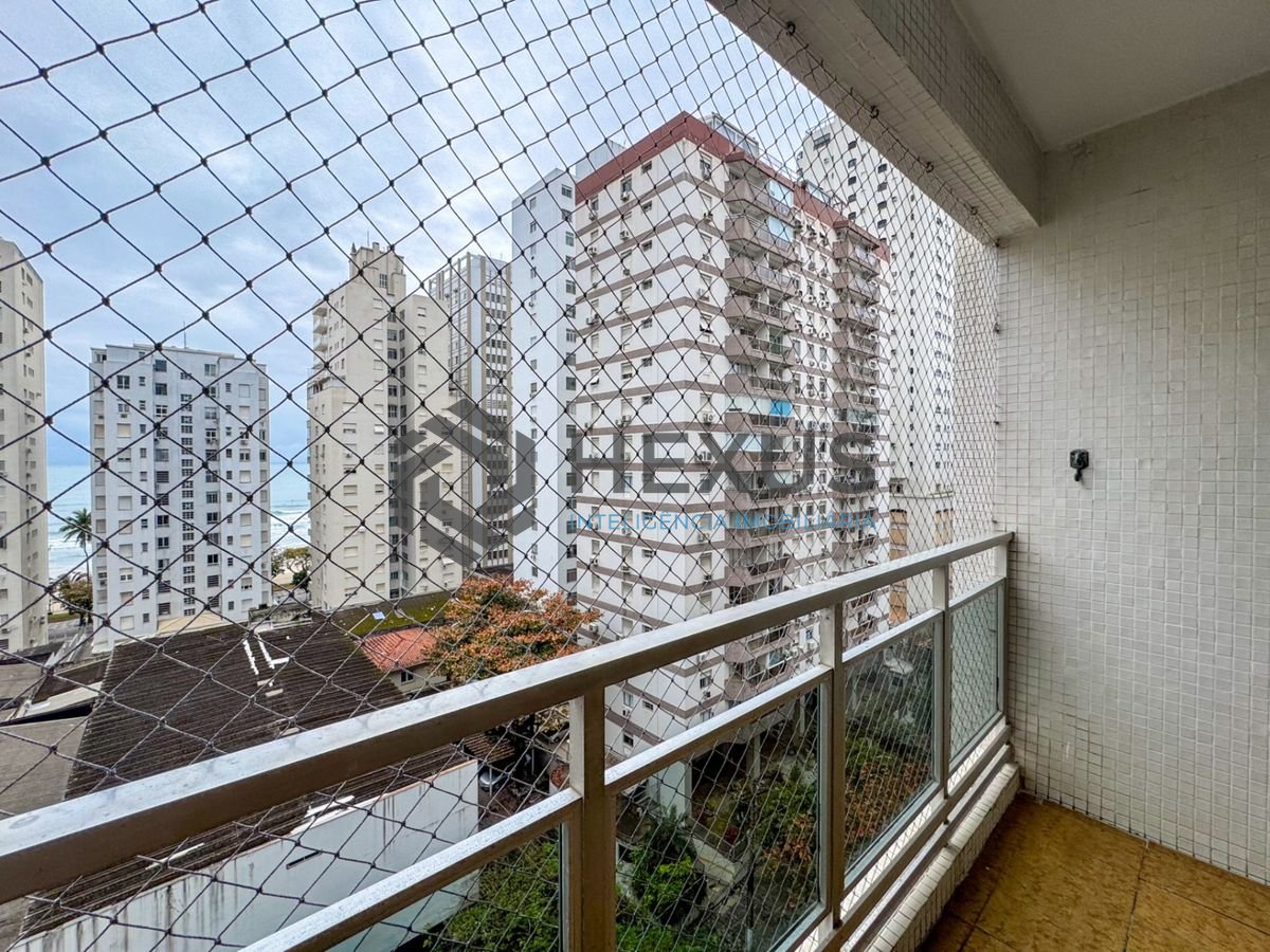 Foto 2 de Apartamento com varanda vista mar nas Pitangueiras, Guarujá