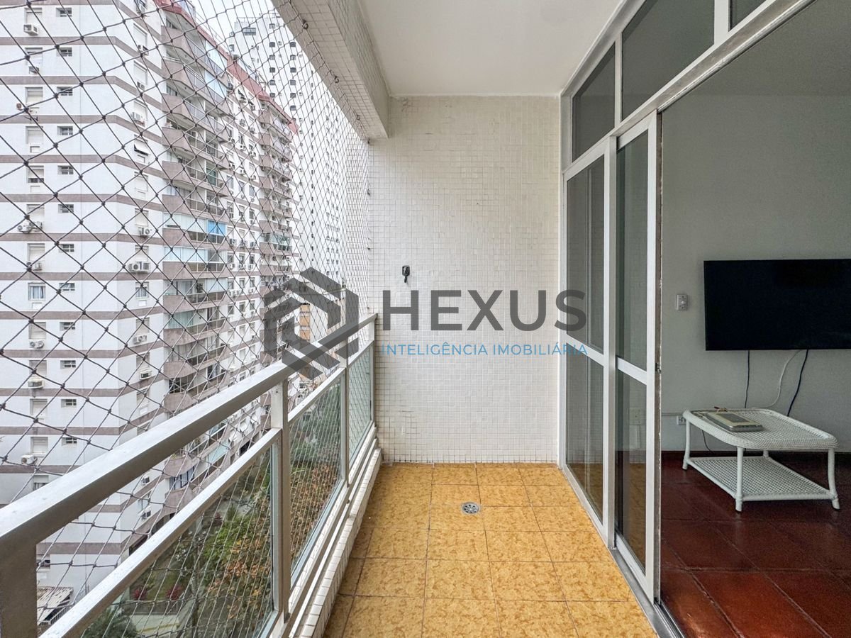 Foto 11 de Apartamento com varanda vista mar nas Pitangueiras, Guarujá