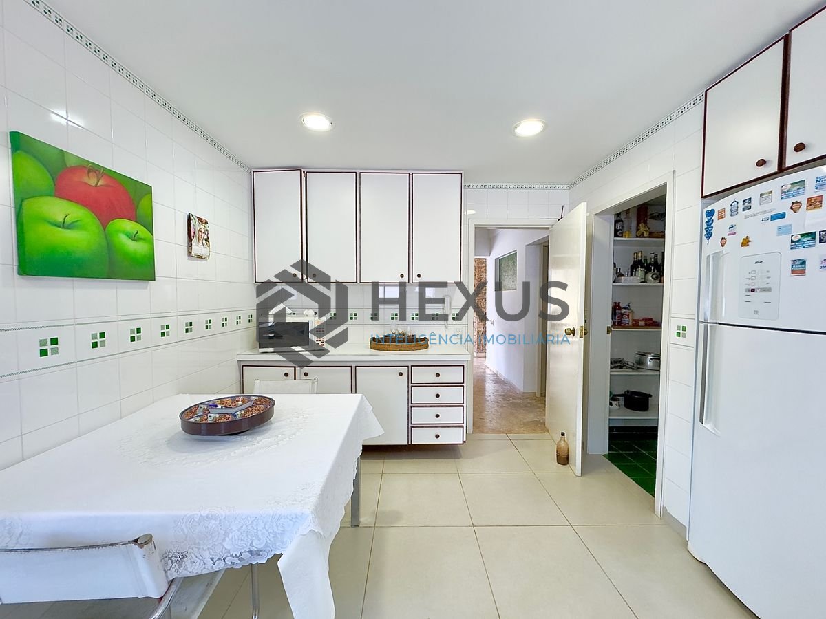 Foto 26 de Mansão de alto padrão com piscina e área gourmet no Jardim Acapulco, Guarujá