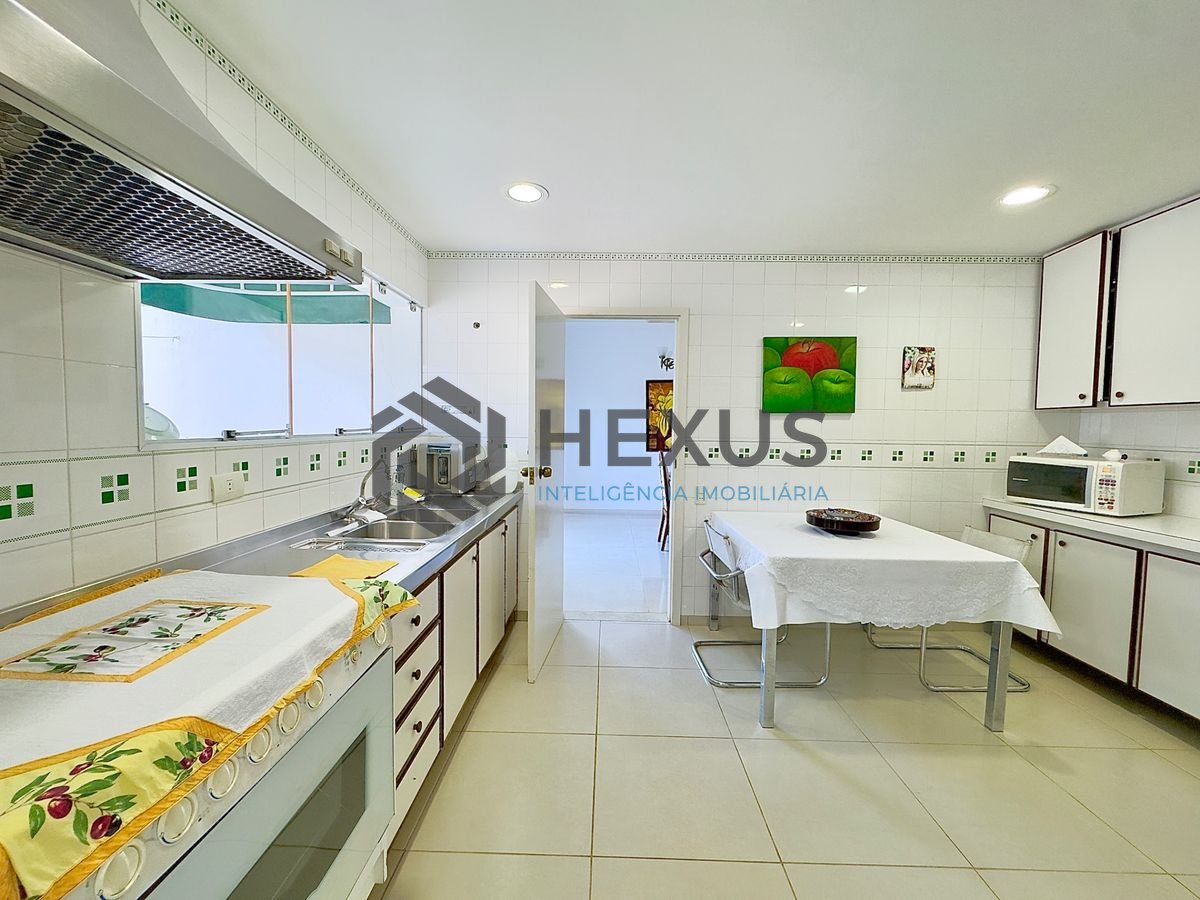 Foto 25 de Mansão de alto padrão com piscina e área gourmet no Jardim Acapulco, Guarujá