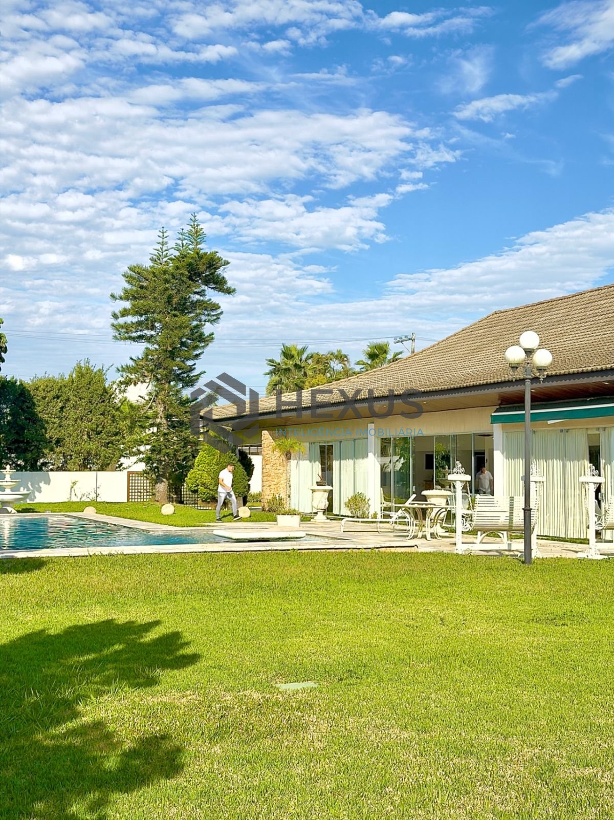 Foto 10 de Mansão de alto padrão com piscina e área gourmet no Jardim Acapulco, Guarujá