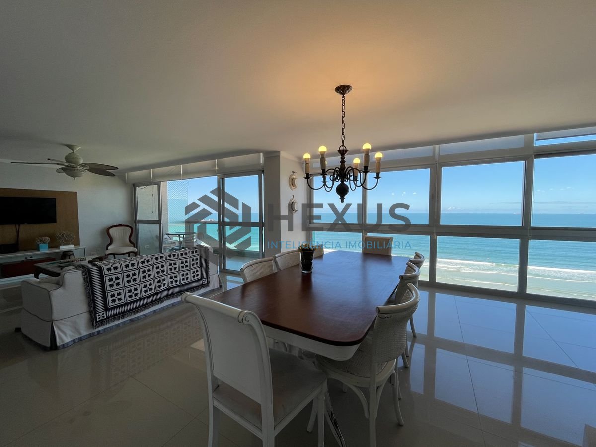 Foto 6 de Apartamento frente mar com varanda vista mar e lazer nas Pitangueiras, Guarujá