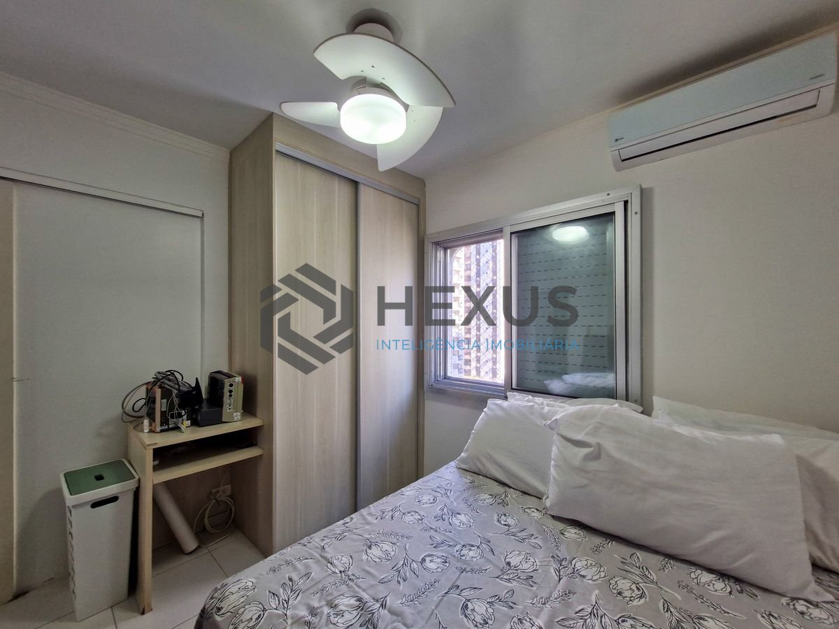 Foto 19 de Apartamento reformado com varanda vista mar a 300m da praia nas Pitangueiras, Guarujá