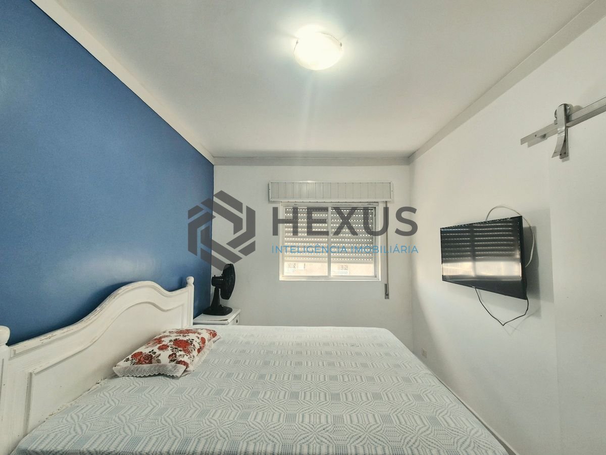 Foto 10 de Apartamento reformado com varanda a 1 quadra da praia nas Pitangueiras, Guarujá